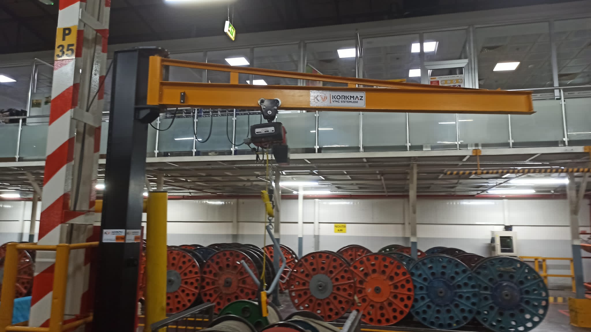 2 TONS JIB CRANE